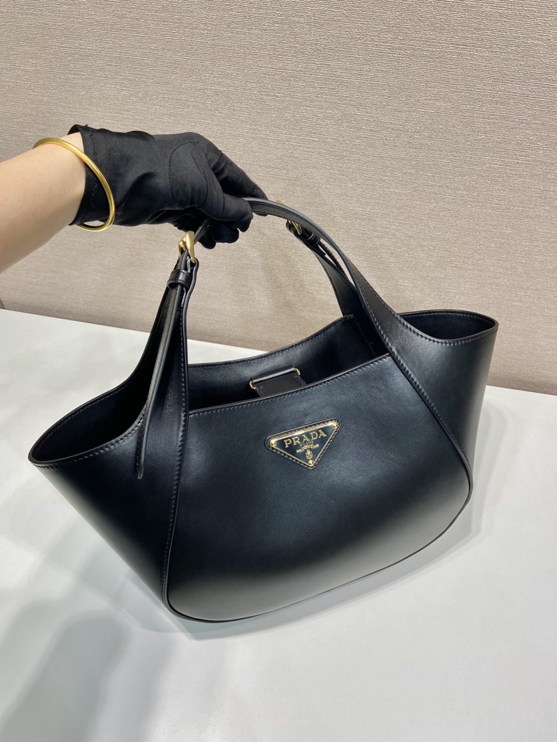 Pra*a tote bags